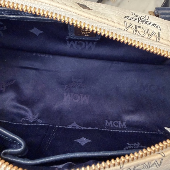 MCM White & Navy Blue Duffel Gold Accents with Matching Kiss Lock Wallet EUC - Picture 6 of 13